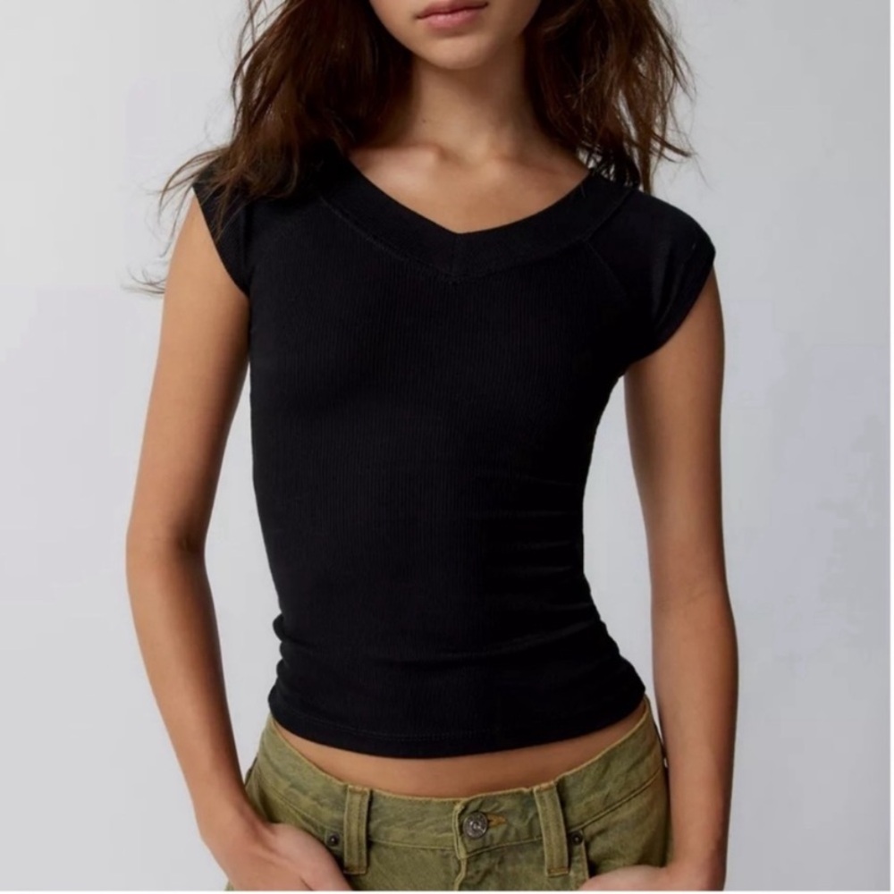BDG Urban Outfitters Shannen Ribbed V Neck Short Cap Sleeve T shirt baby tee top - Picture 6 of 16